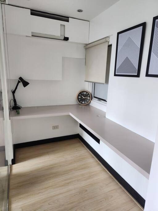 Enjoy Bgc Sunset And Golf Course View 2 Bedroom Loft With 100Mbps Internet Connection Manila Dış mekan fotoğraf